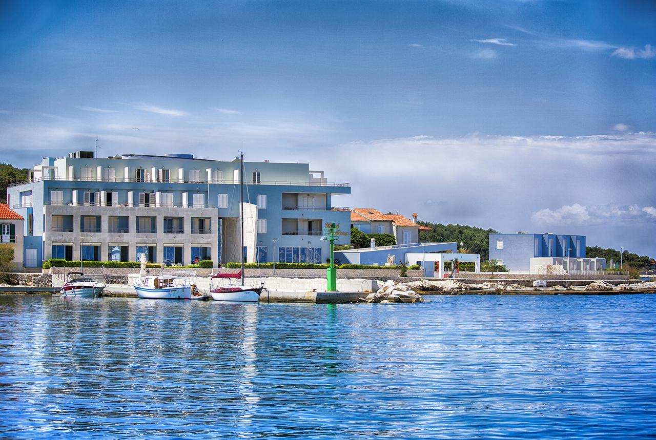 Hotel Pastura Postira Exterior photo